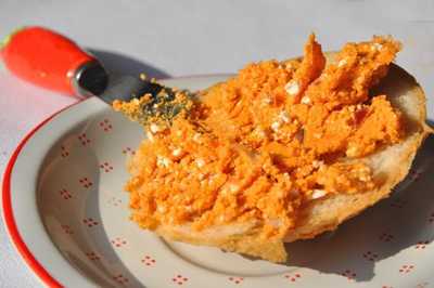 korozott spread on a piece of bread