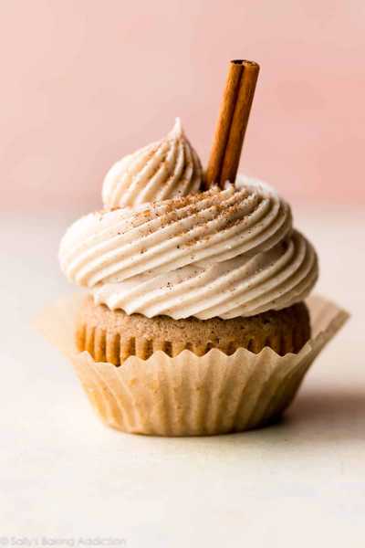 a chai cupcake